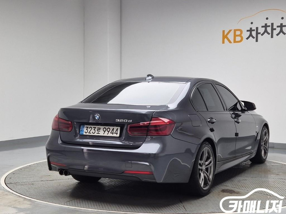 [BMW]3시리즈 (F30) 320d M 스포츠 (5인승) #고유가특가 이미지
