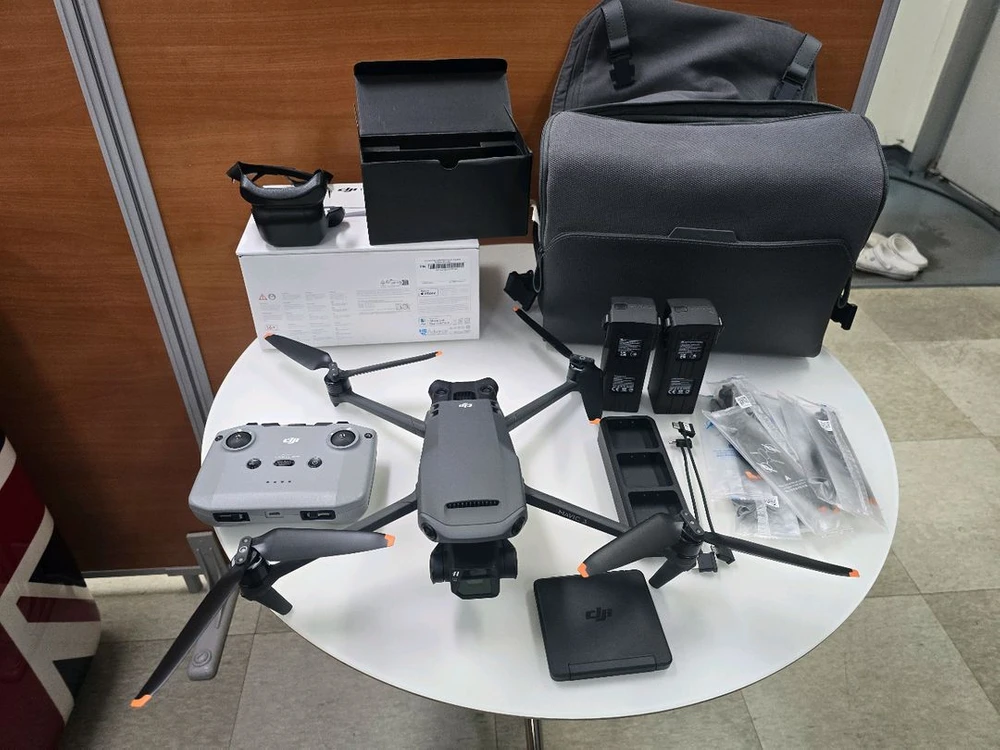 DJI 매빅3 드론 판매합니다 새제품 이미지