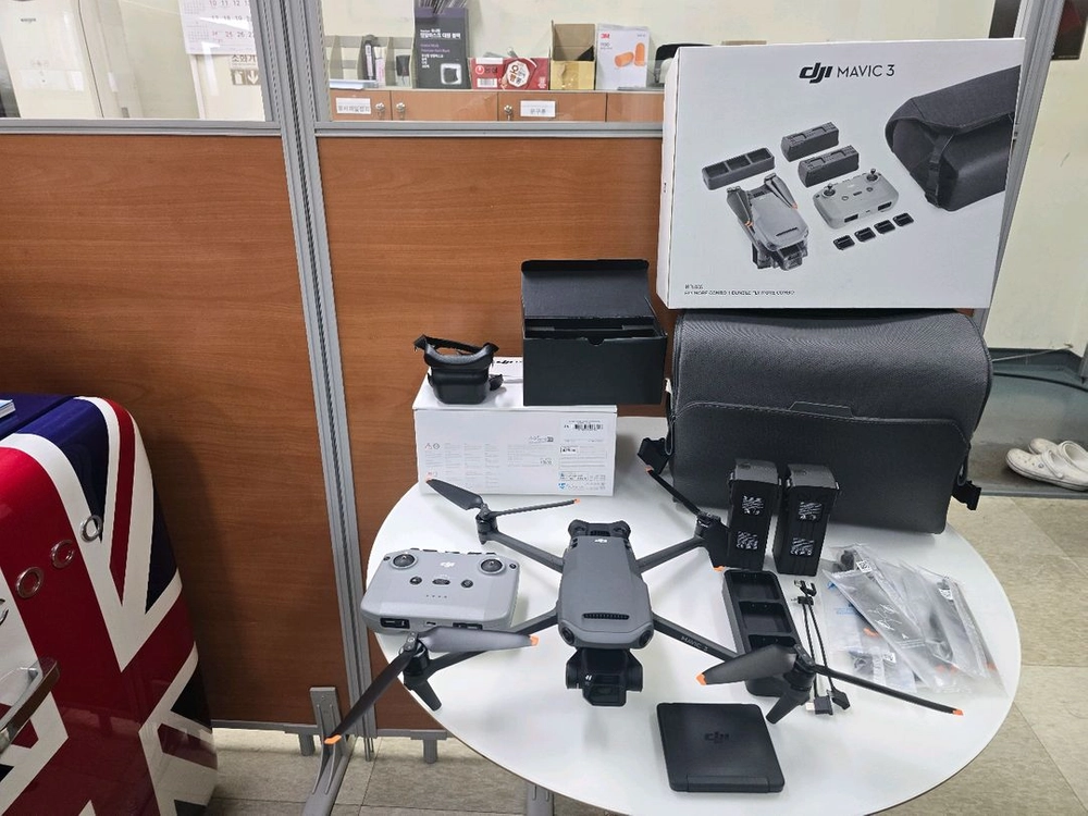 DJI 매빅3 드론 판매합니다 새제품 이미지