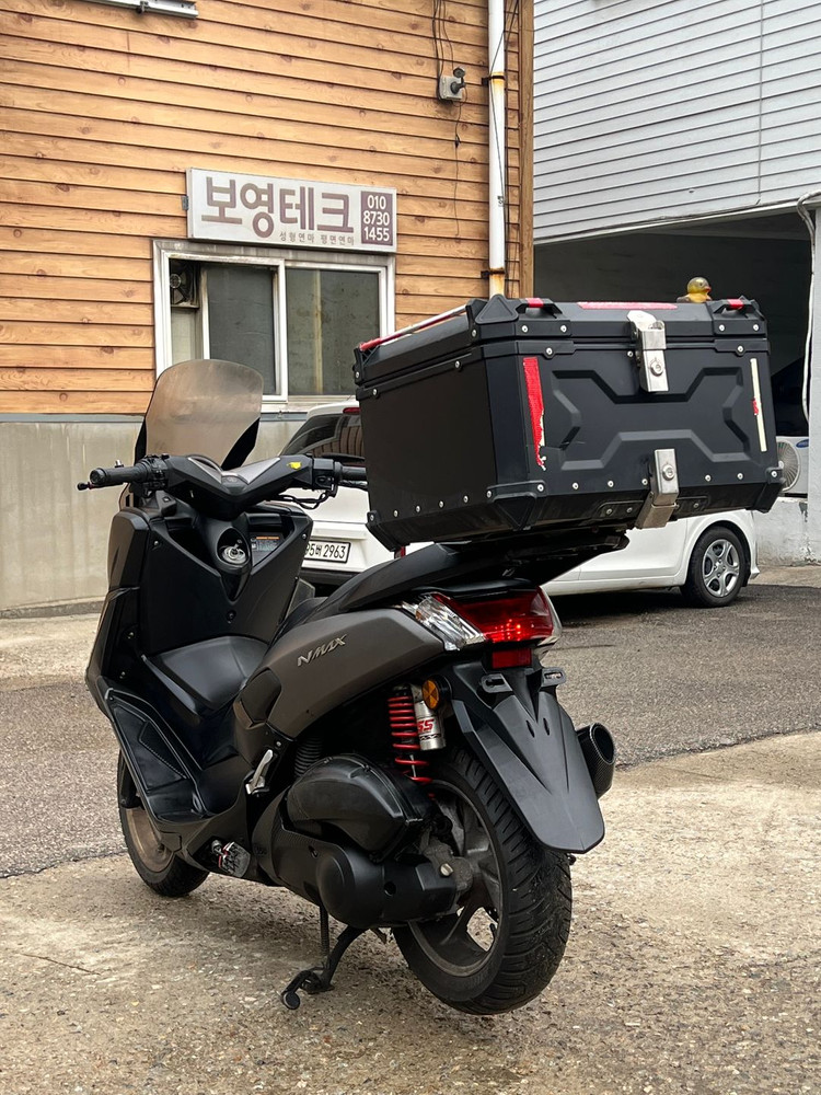 야마하 Nmax125 18년식 4만키로대 머플러 구변완료 저렴한 가격에 판매합니다 이미지