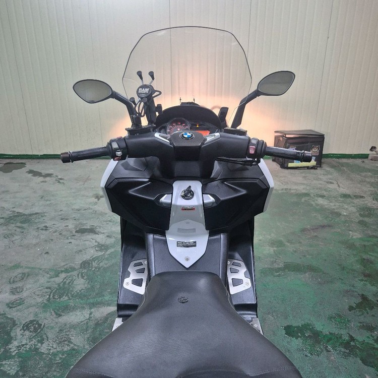 BMW C650S 17년식 2만KM 아크라포빅구변 판매합니다 이미지