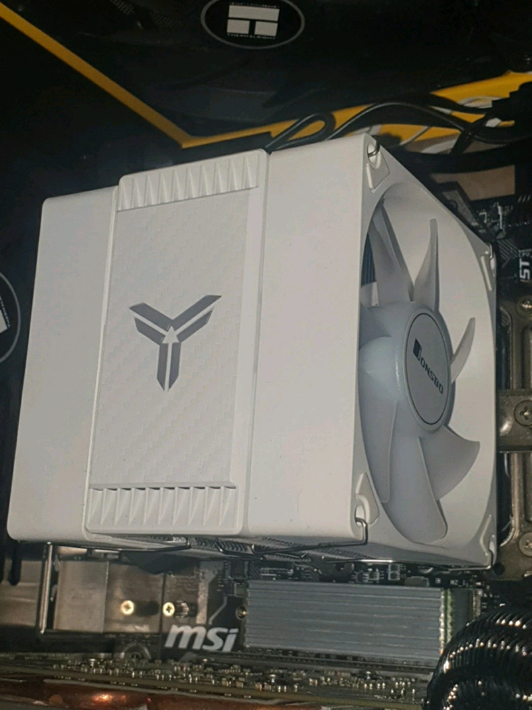 고사양 게이밍 i9-9900k 반본체 이미지