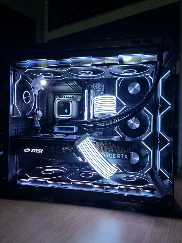 초고사양 인텔 게이밍 컴퓨터 13700k rtx 4070 ti 팝니다. 이미지