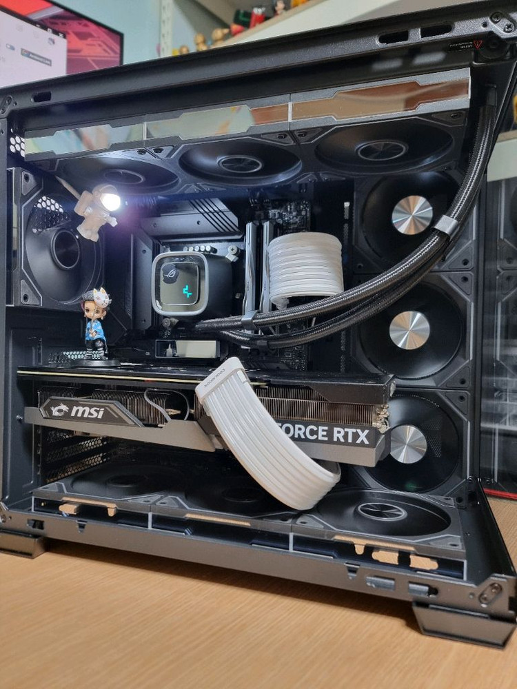 초고사양 인텔 게이밍 컴퓨터 13700k rtx 4070 ti 팝니다. 이미지