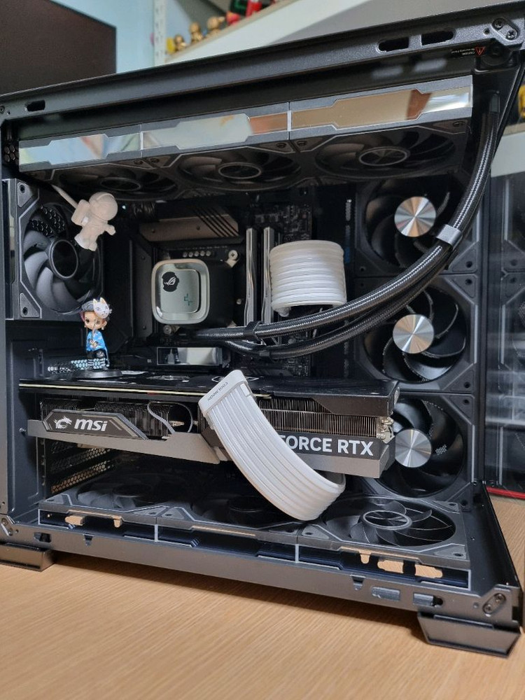 초고사양 인텔 게이밍 컴퓨터 13700k rtx 4070 ti 팝니다. 이미지
