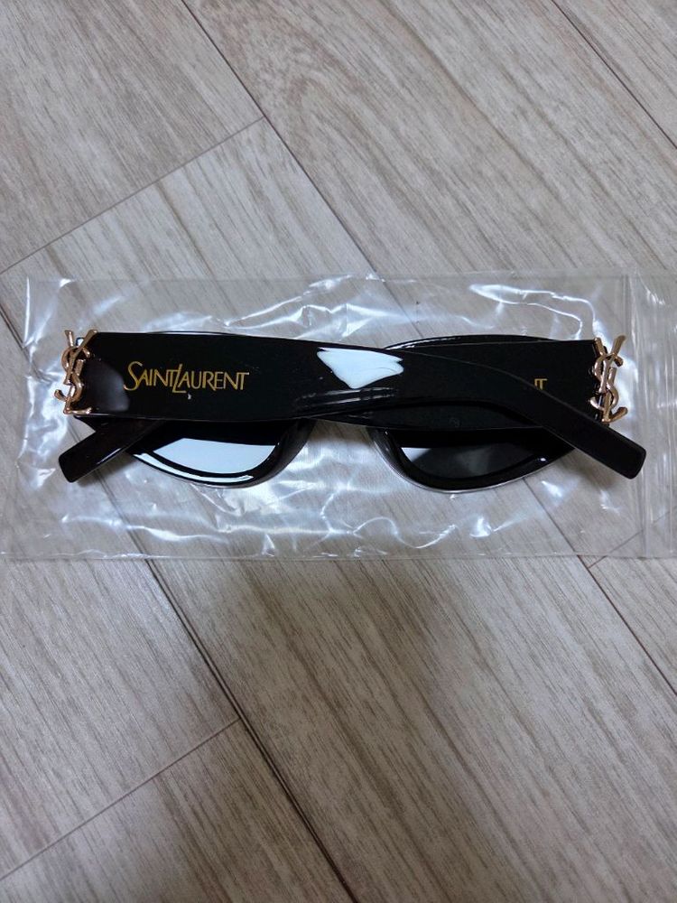 입생로랑 선글라스 새상품 이미지