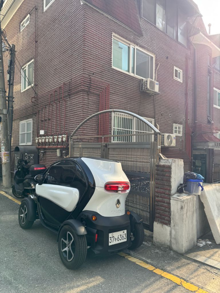 르노 트위지 인텐스 전기차 판매 이미지