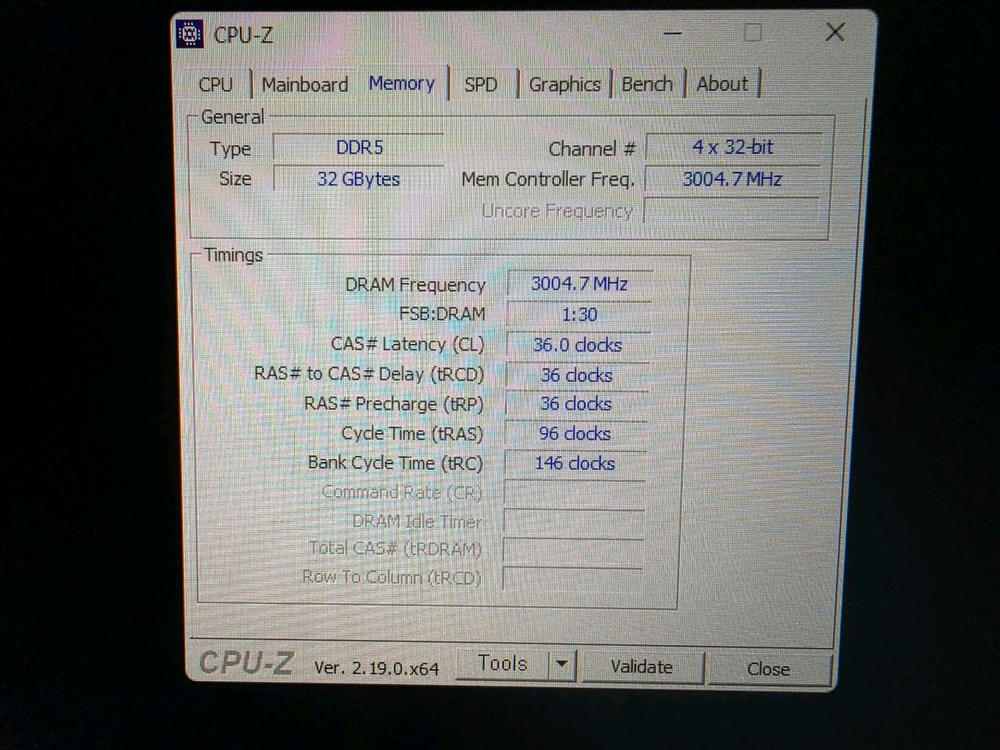 라이젠 9500F+RX 9070 XT 게이밍 컴퓨터 이미지
