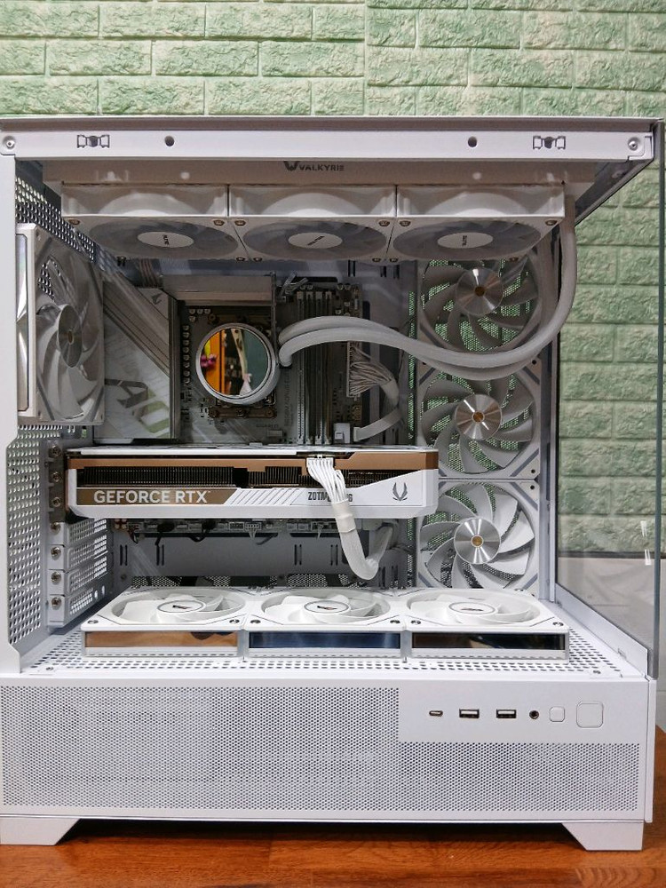 미사용 ) 9800X3D & RTX5070TI 컴퓨터 판매 이미지