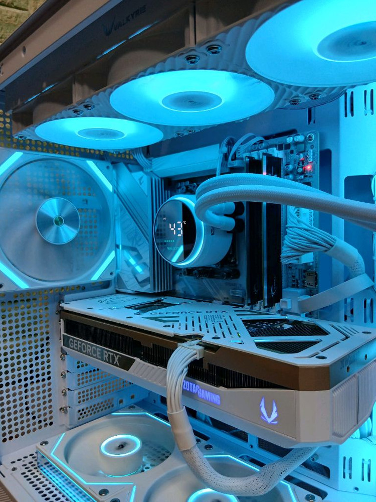 미사용 ) 9800X3D & RTX5070TI 컴퓨터 판매 이미지