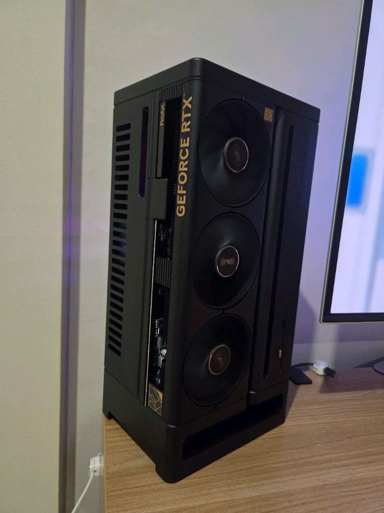 Xikii ff04, 9800x3d, 64g, 2tb, 4080s 판매 이미지