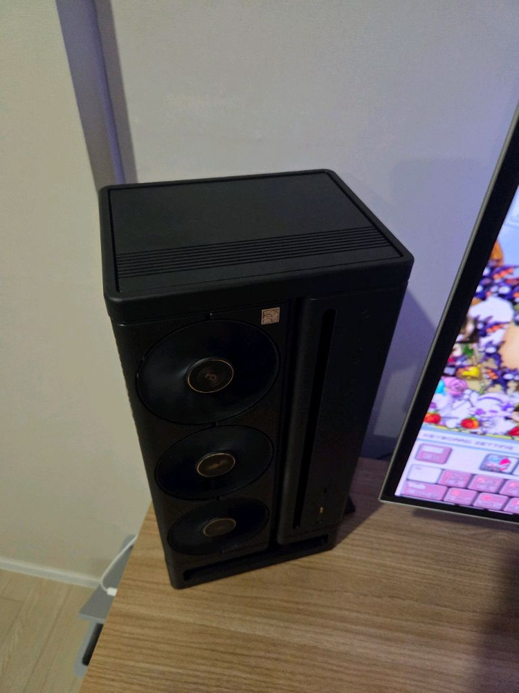 Xikii ff04, 9800x3d, 64g, 2tb, 4080s 판매 이미지