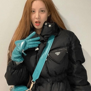 [정품] 프라다 리나일론 패딩 서현패딩 황금사이즈 이미지