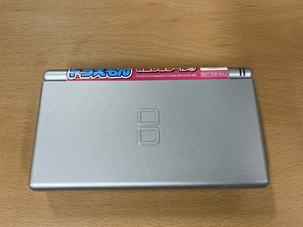 닌텐도 ds lite 실버 + 마리오카트 + 알칩두개 이미지