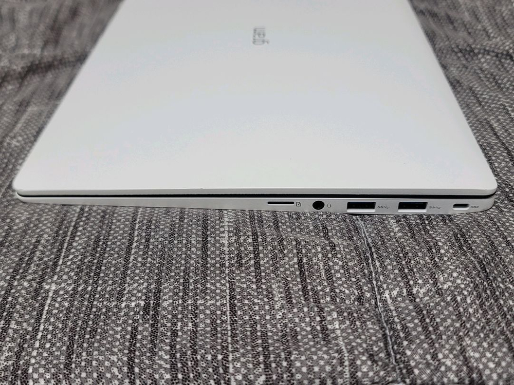 LG 그램 15ZB95N 노트북 이미지