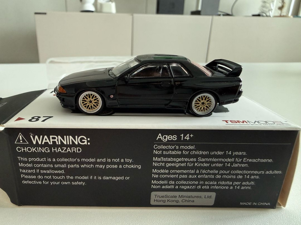 MINI GT 닛산 스카이라인 블랙 미니카 미니지티 핫휠 이미지