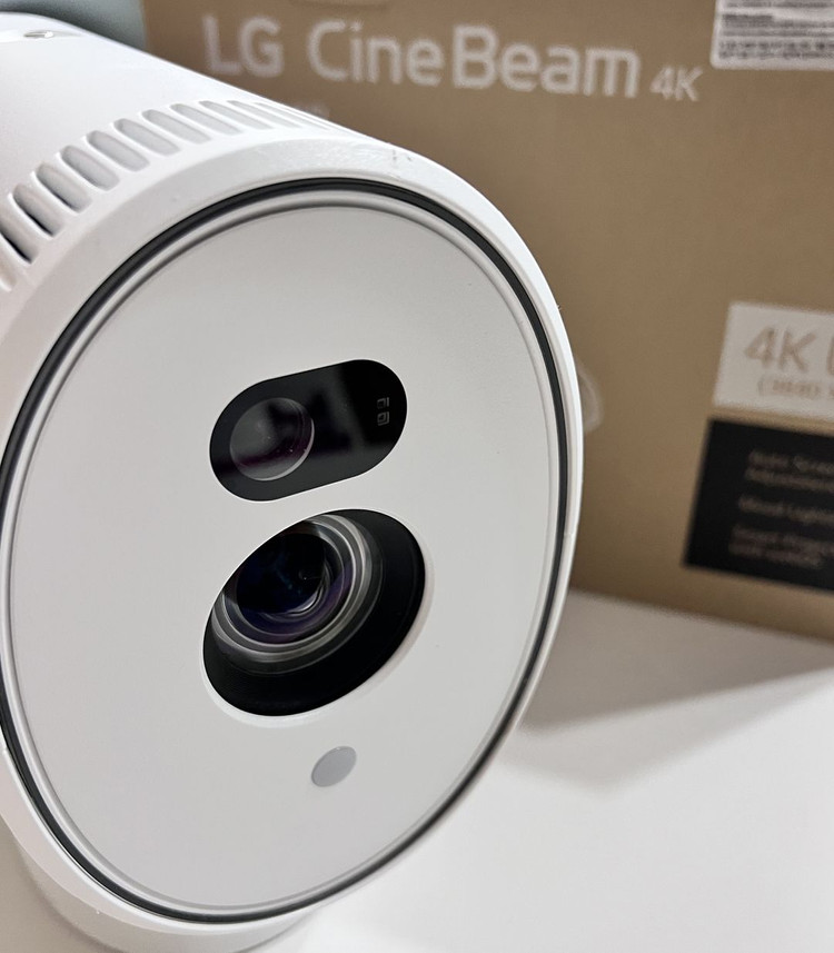 LG 씨네빔 PU700R 4K UHD 프로젝터 이미지