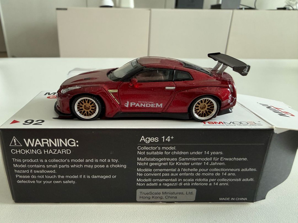 MINI GT 판뎀 닛산 GT-R 라바레드 미니지티 핫휠 이미지