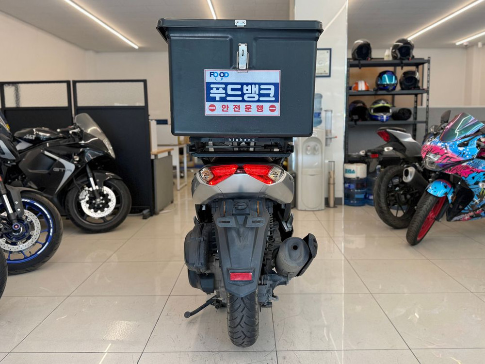 22년식 NMAX125 / 47,XXXkm /스크린장착예정/차량판매합니다 이미지