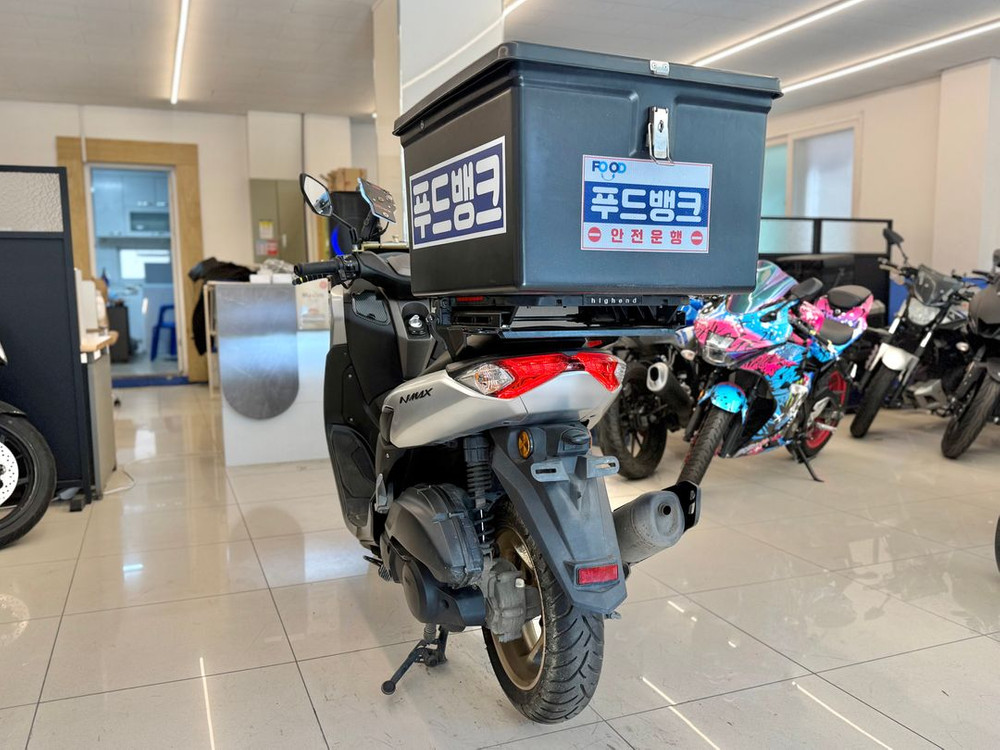 22년식 NMAX125 / 47,XXXkm /스크린장착예정/차량판매합니다 이미지