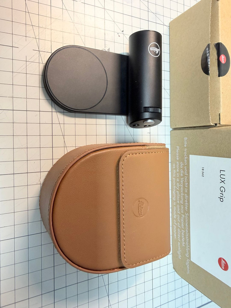 leica Luxgrip 럭스그립 이미지