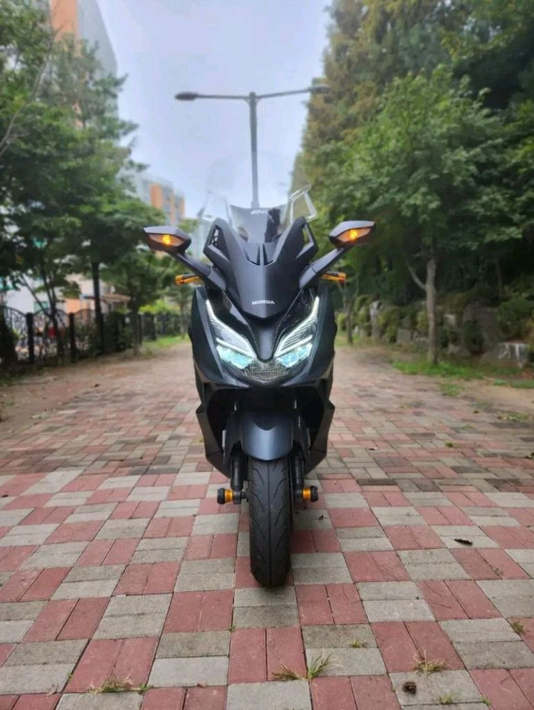 22년식 혼다포르자350 깔끔한 차량판매합니다. 이미지