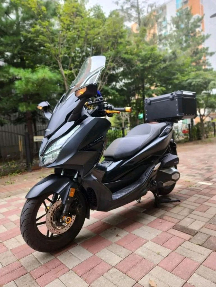 22년식 혼다포르자350 깔끔한 차량판매합니다. 이미지
