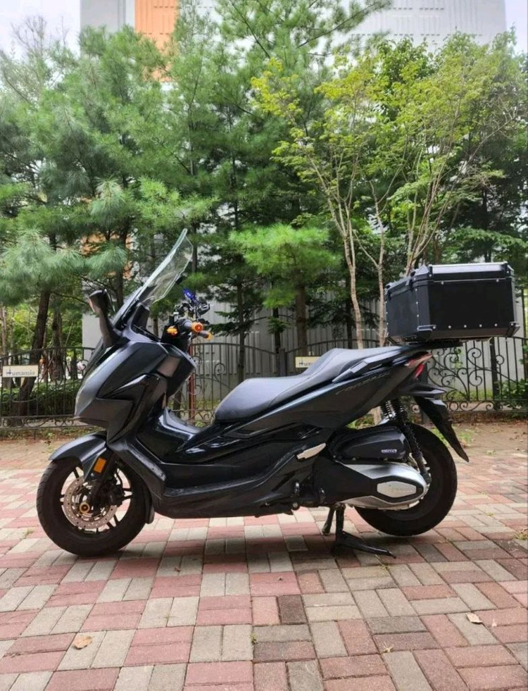 22년식 혼다포르자350 깔끔한 차량판매합니다. 이미지