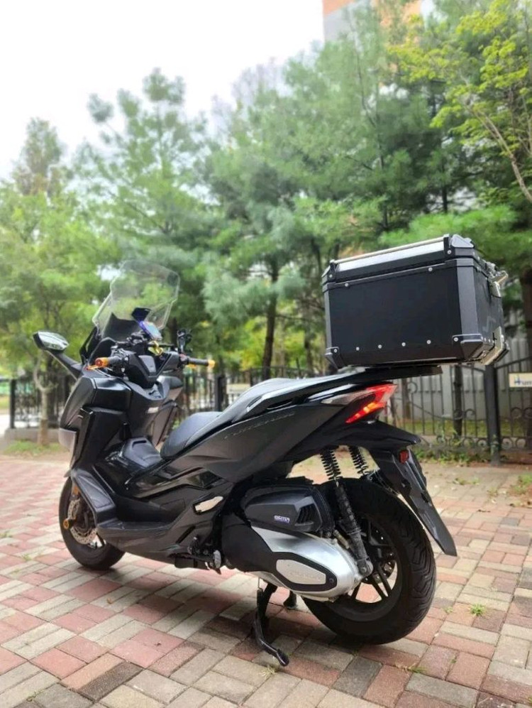 22년식 혼다포르자350 깔끔한 차량판매합니다. 이미지