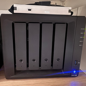 시놀로지 DS918+ 8GB NAS 이미지