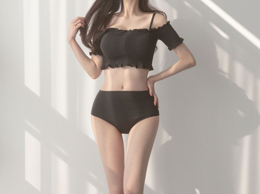 프릴 오프숄더 비키니 수영복 이미지