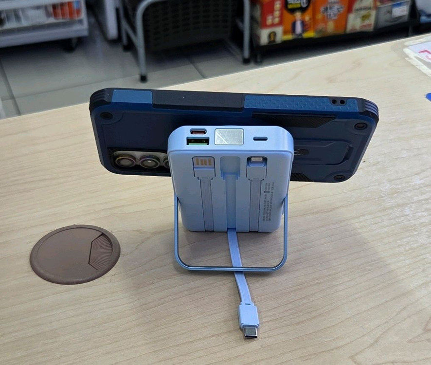 20000mah thousta 맥세이프 보조 베터리 고속 무선충전 대용량 캐이블 포함 이미지