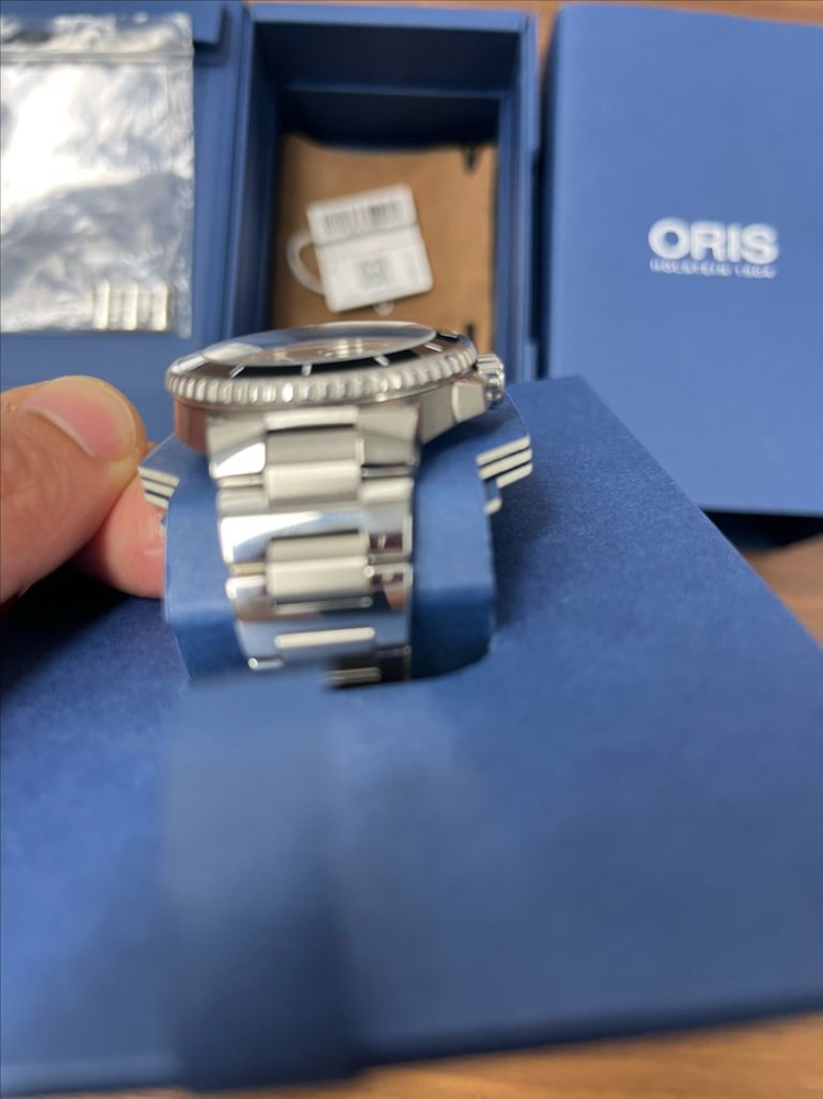 오리스 애커스 신형 36.5mm 풀박스 이미지
