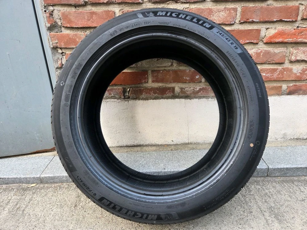미쉐린e. PRIMACY 245/45 R19 타이어(가격인하) 이미지