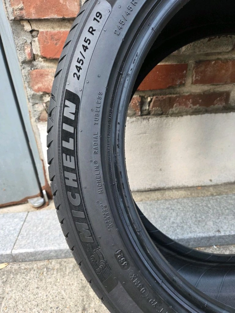 미쉐린e. PRIMACY 245/45 R19 타이어(가격인하) 이미지