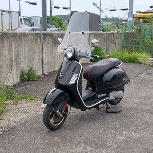 베스파 GTS 125 블랙 스쿠터 판매합니다 이미지