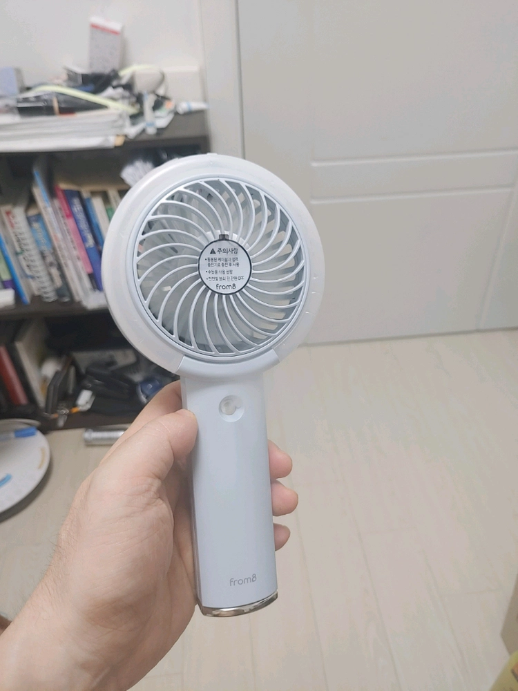 미스트 사일런트스톰 저소음 휴대용 선풍기 미니 BLDC모터 4단계 손풍기 이미지