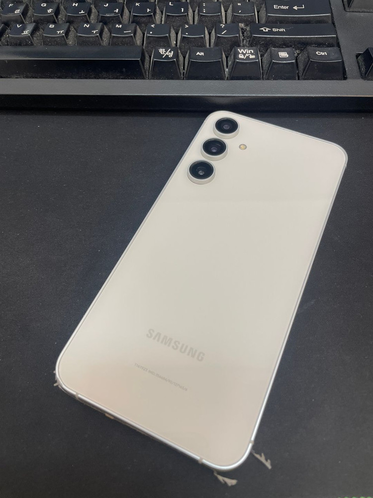 갤럭시S23FE 크림 256GB 무잔상 상태좋은 중고36만팝니다 이미지