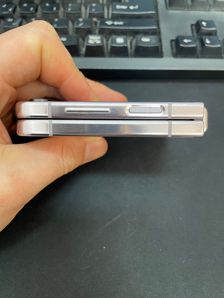 갤럭시Z플립5 라벤더 512GB 무잔상 상태좋은 중고40만6천팝니다 이미지