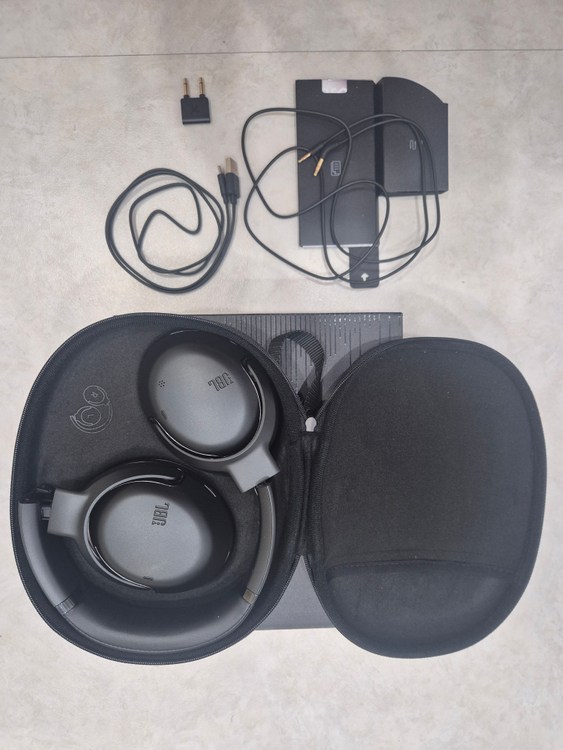 JBL TOUR ONE M2 헤드폰 팝니다. 이미지