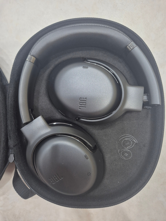 JBL TOUR ONE M2 헤드폰 팝니다. 이미지