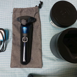 필립스 Series 5000 SkinIQ 전기면도기 이미지