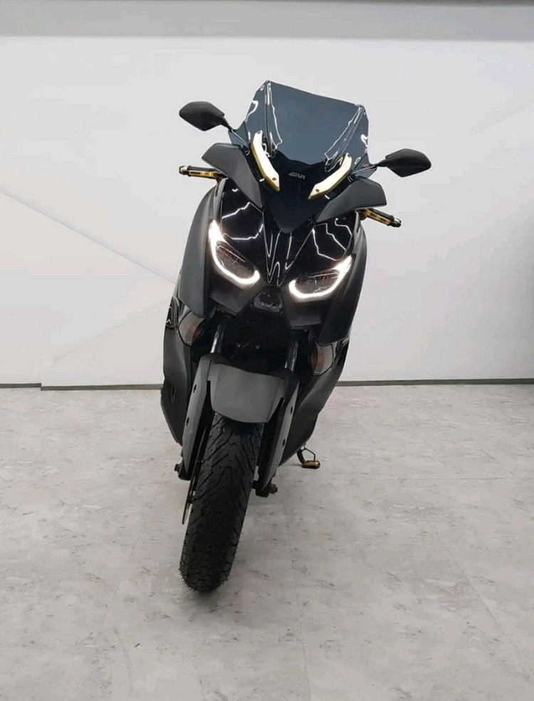 Xmax300 2022년 아크라포빅 구조변경 튜닝 판매합니다. 이미지