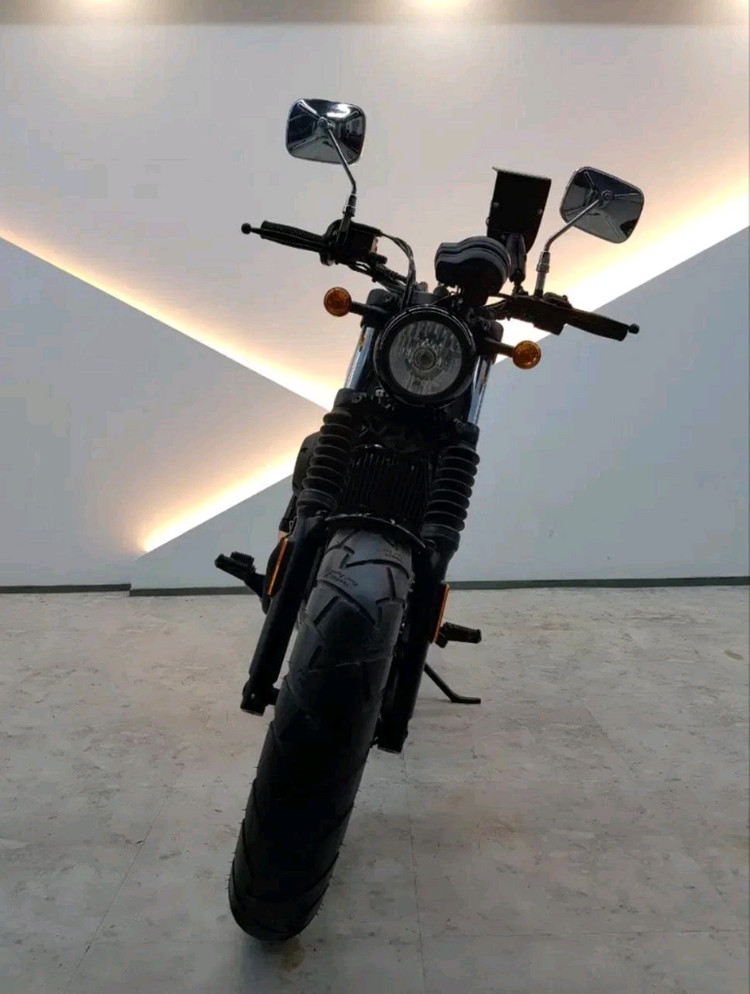 아퀼라125 2023년식 2천KM 판매합니다. 이미지