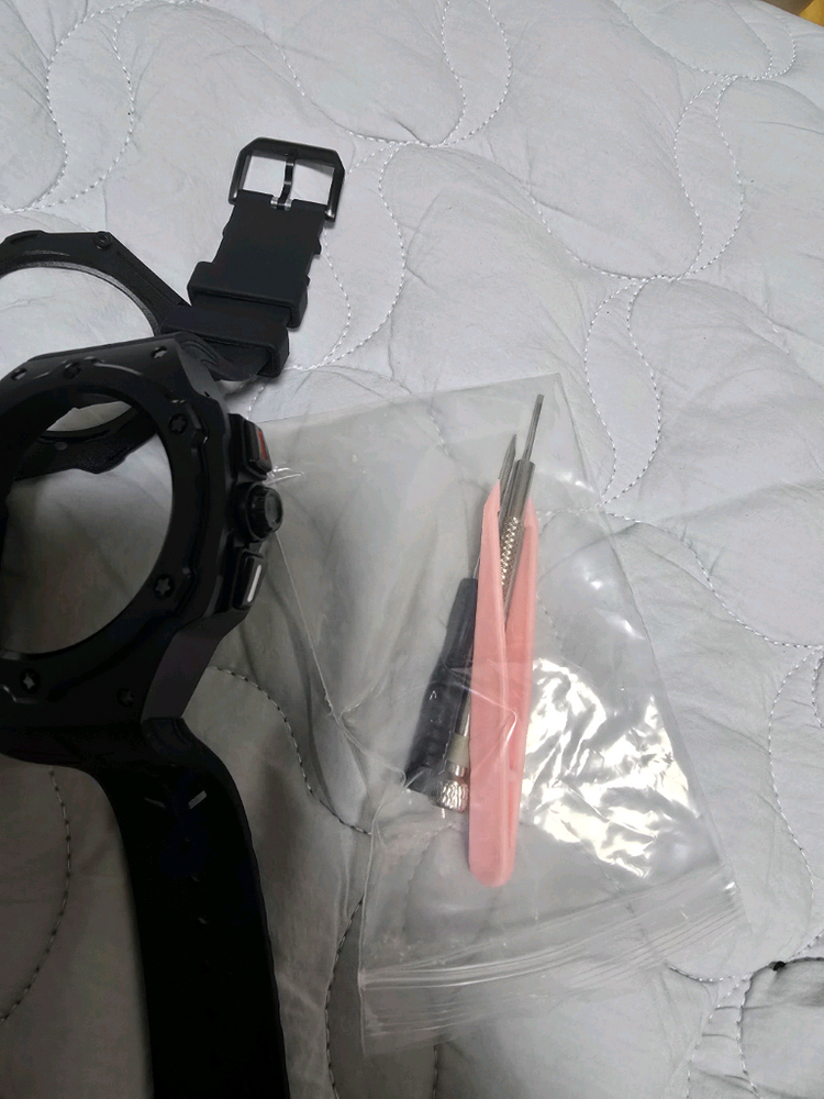 갤럭시 워치 울트라 카본 스트랩이랑 버즈4 케이스 팝니다 이미지