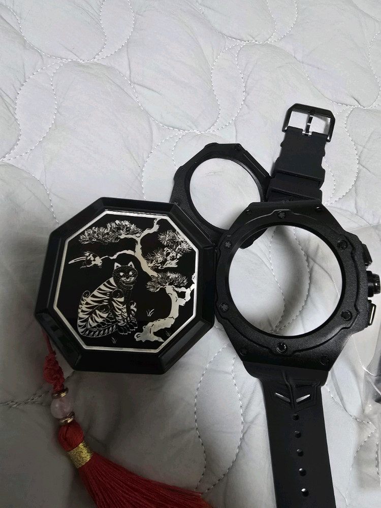 갤럭시 워치 울트라 카본 스트랩이랑 버즈4 케이스 팝니다 이미지
