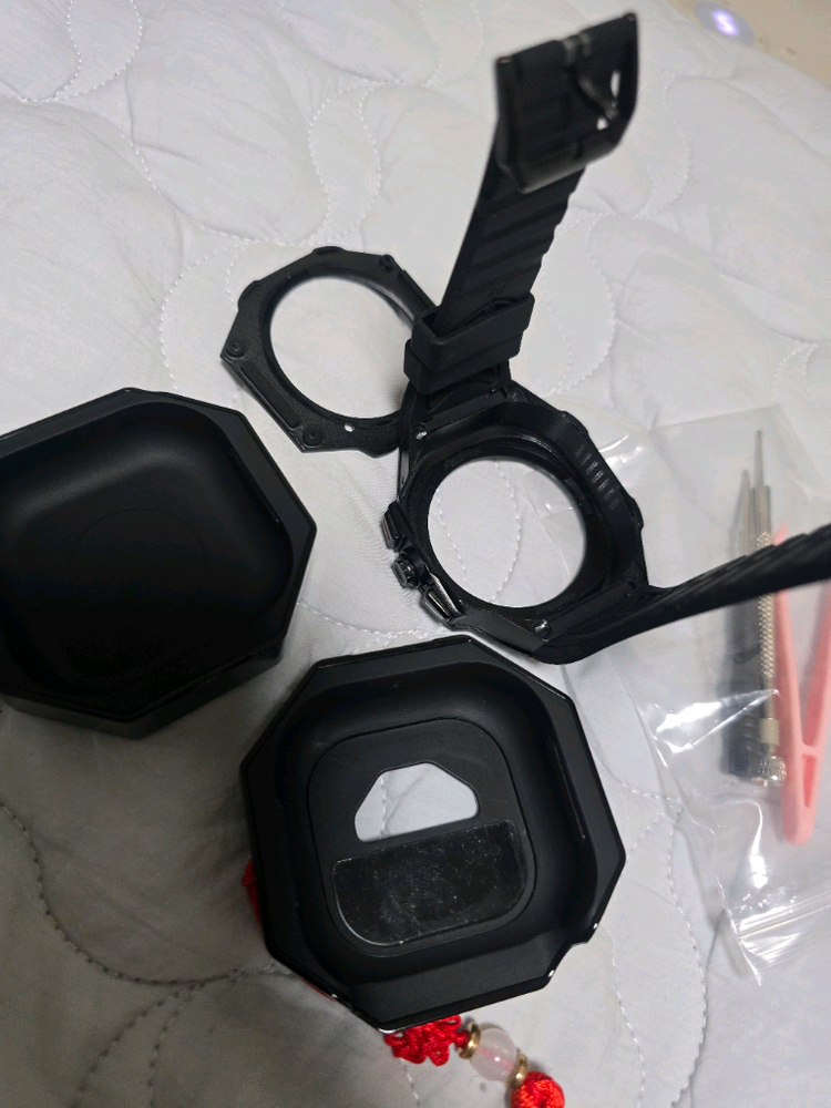 갤럭시 워치 울트라 카본 스트랩이랑 버즈4 케이스 팝니다 이미지