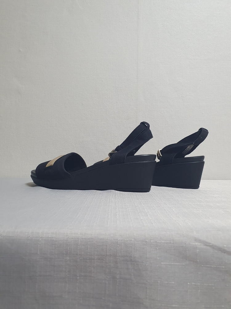 240mm 크록스 레이안 메탈블록 웨지샌들 블랙 이미지