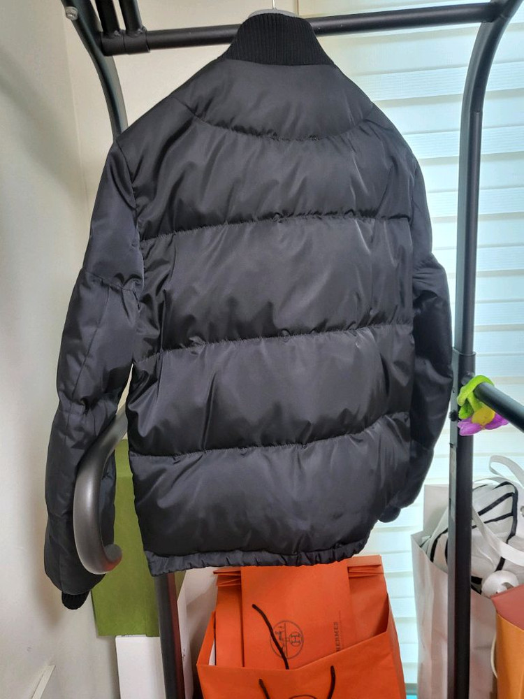 22FW 프라다 리나일론 구스다운 패딩 48 이미지