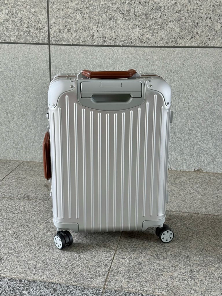 리모와 오리지널 트위스트 브라운 캐빈 이미지